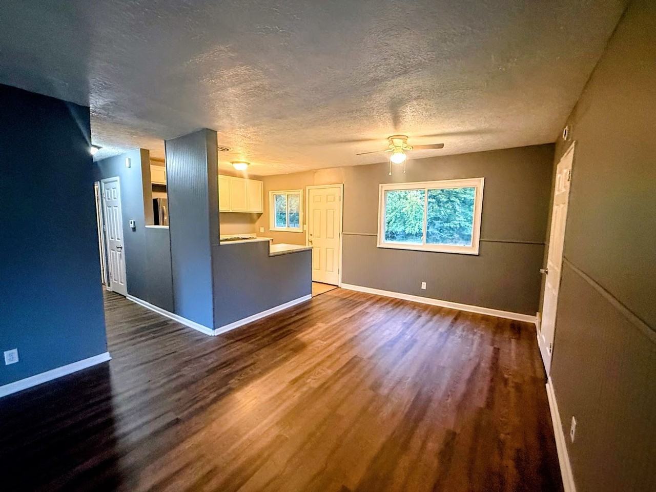 1689 Wakefield Dr - Photo 3 of 12