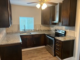 featured image of 466 N Washington St