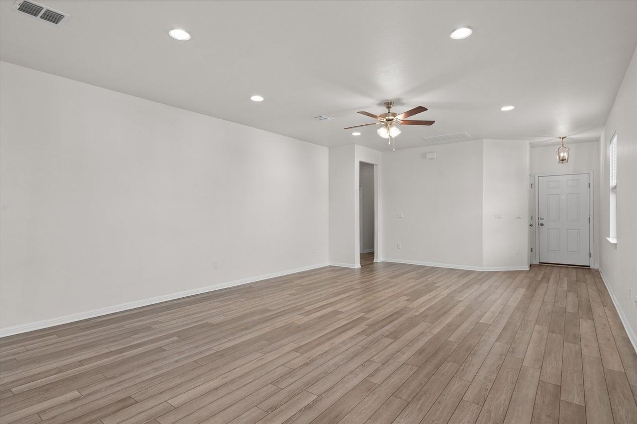 6400 Rafferty Ln - Photo 5 of 30