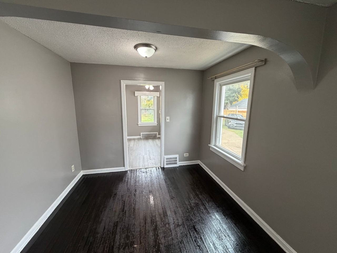 12015 Willard Ave - Photo 3 of 11