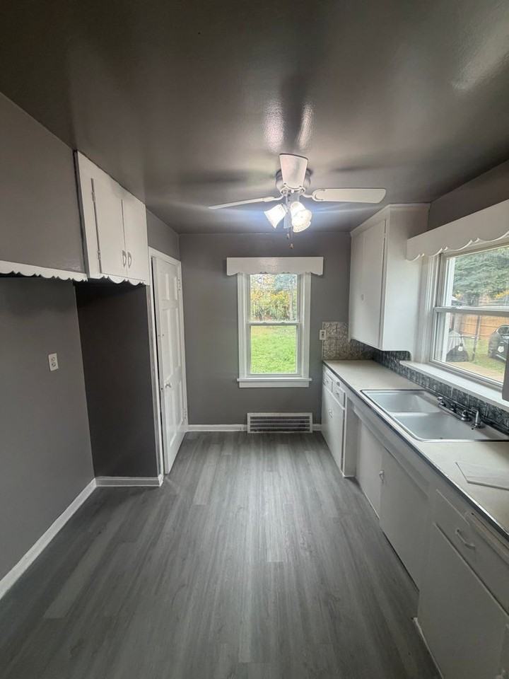 12015 Willard Ave - Photo 5 of 11