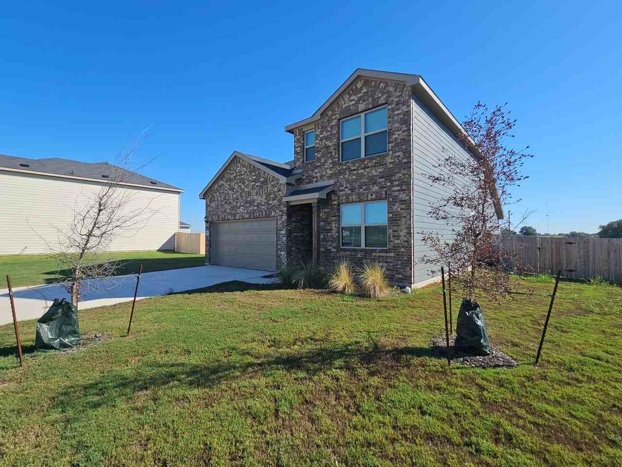 2807 Dimmit Dr - Photo 3 of 3