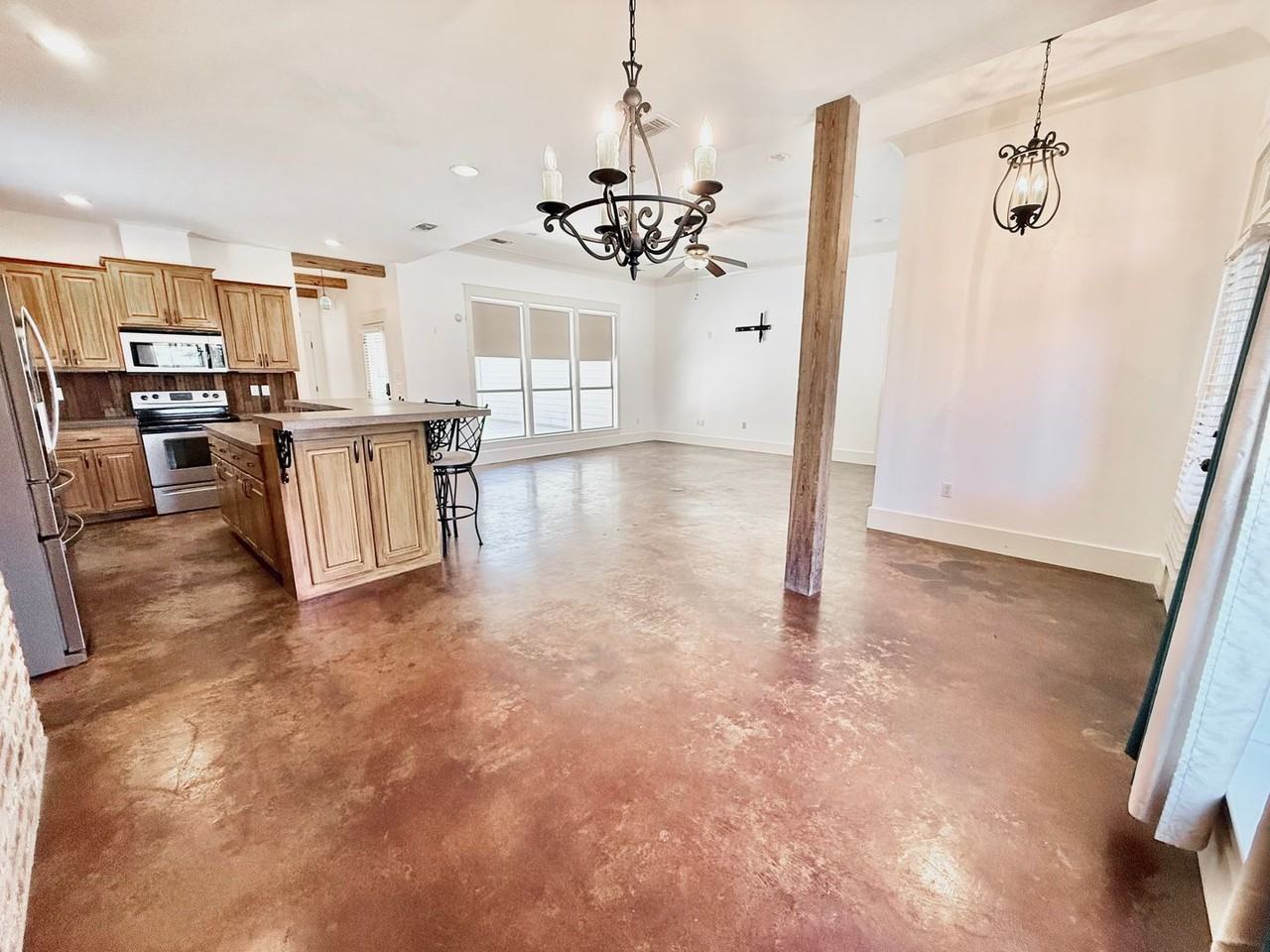 1306 S Sanctuary Ave - Photo 6 of 36