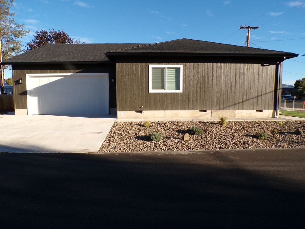 126 Lorraine Ave - Photo 2 of 16