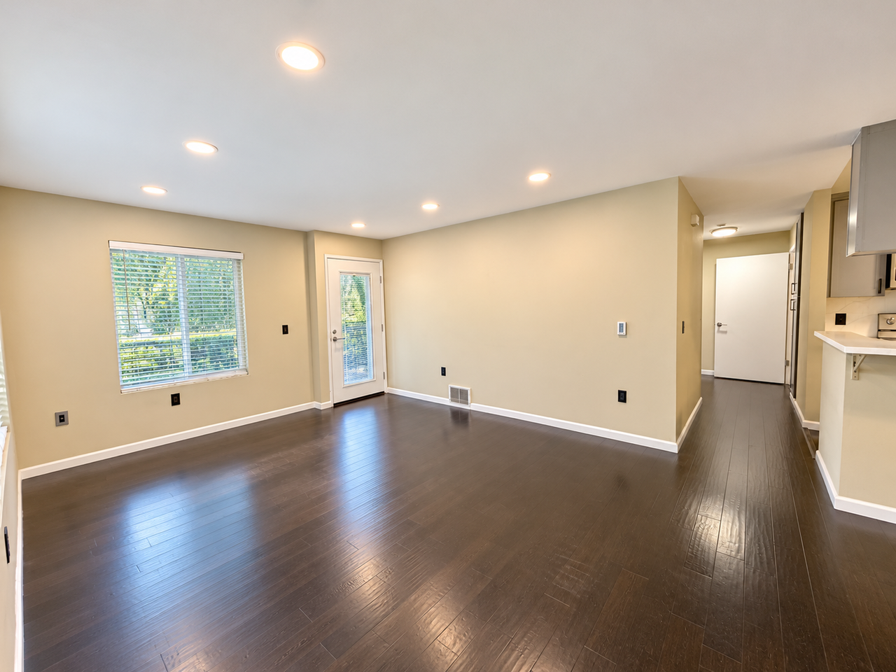 709 Applause Pl - Photo 4 of 17