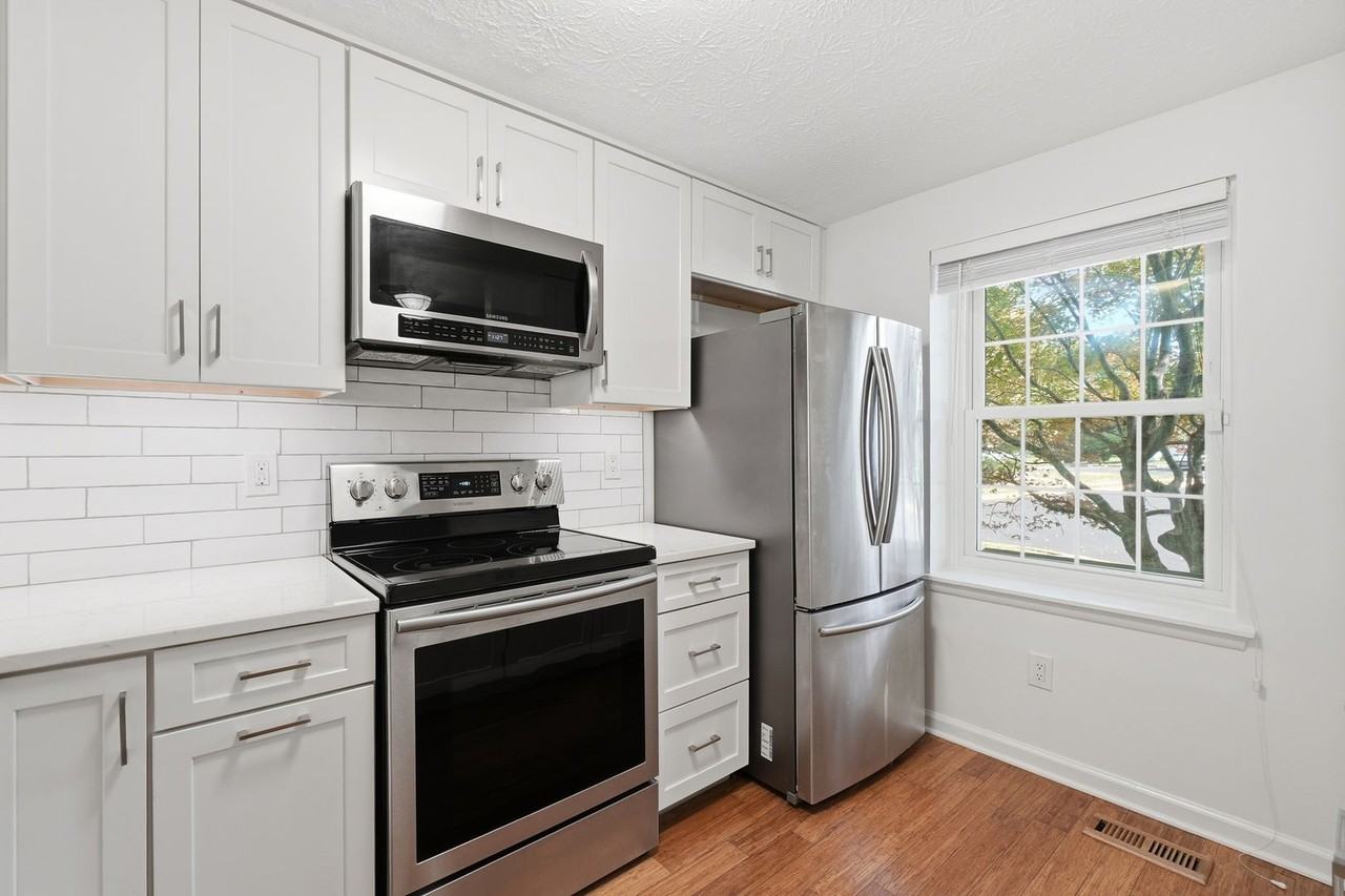 12147 Purple Sage Ct - Photo 7 of 26