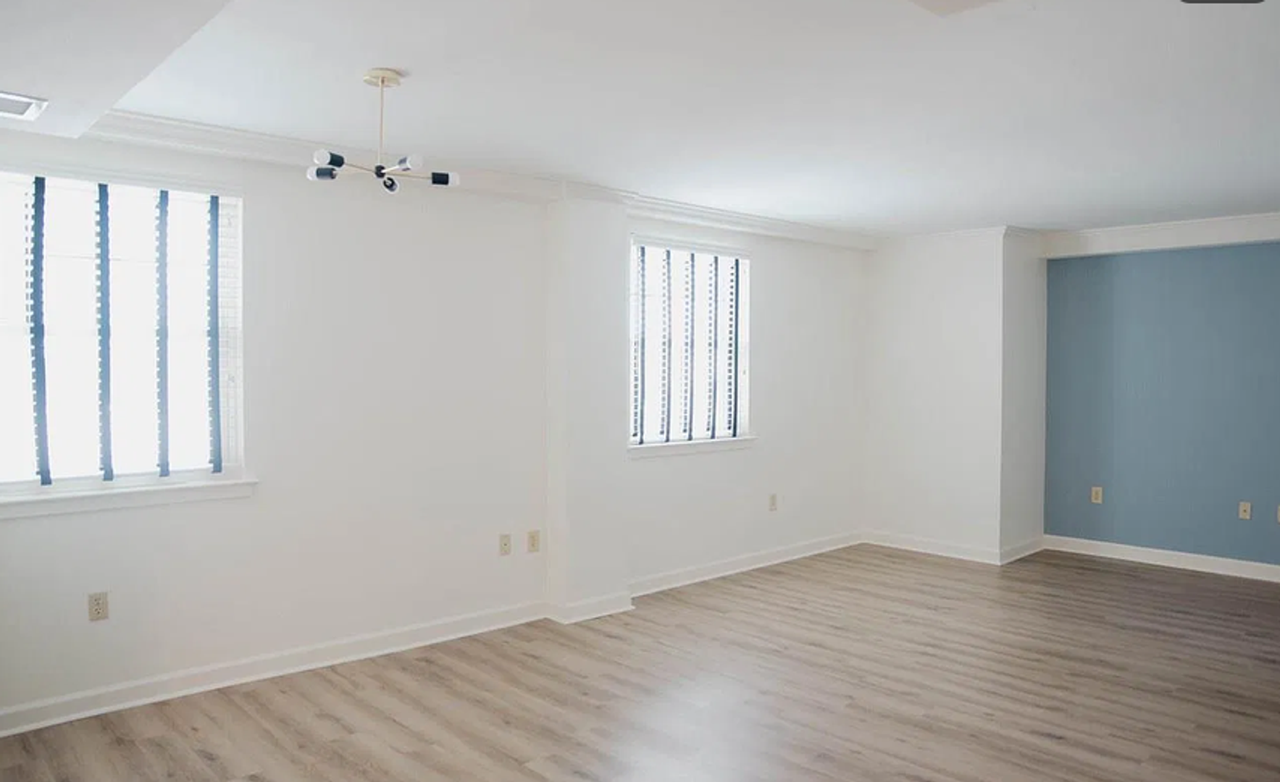 523 Louisiana St - Photo 3 of 8