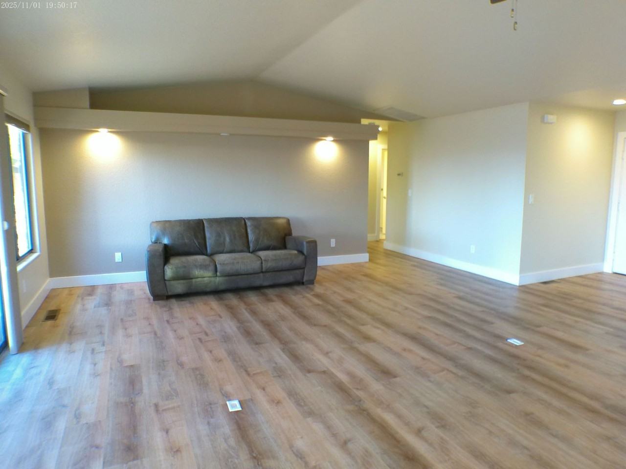 5360 Coit Dr - Photo 6 of 23