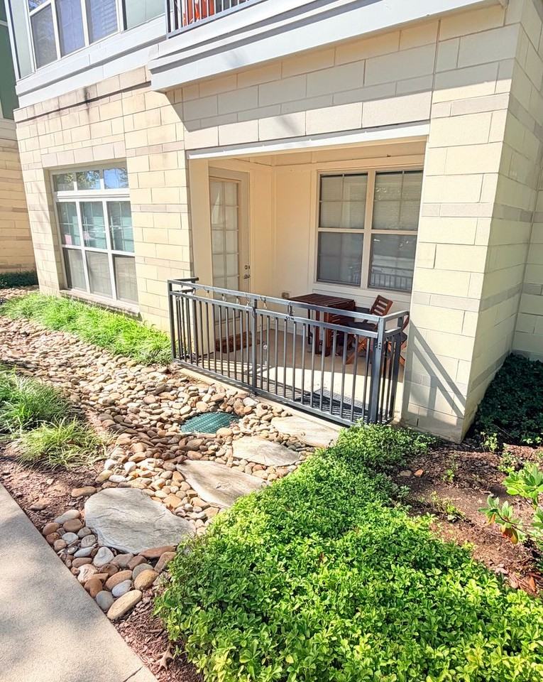 42 Schenck Pkwy - Photo 2 of 23