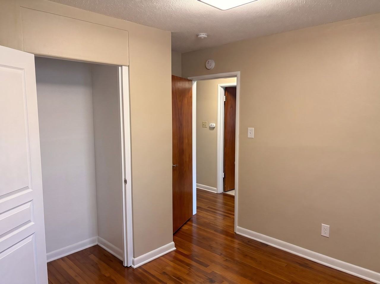 3285 Beechmont St - Photo 7 of 11