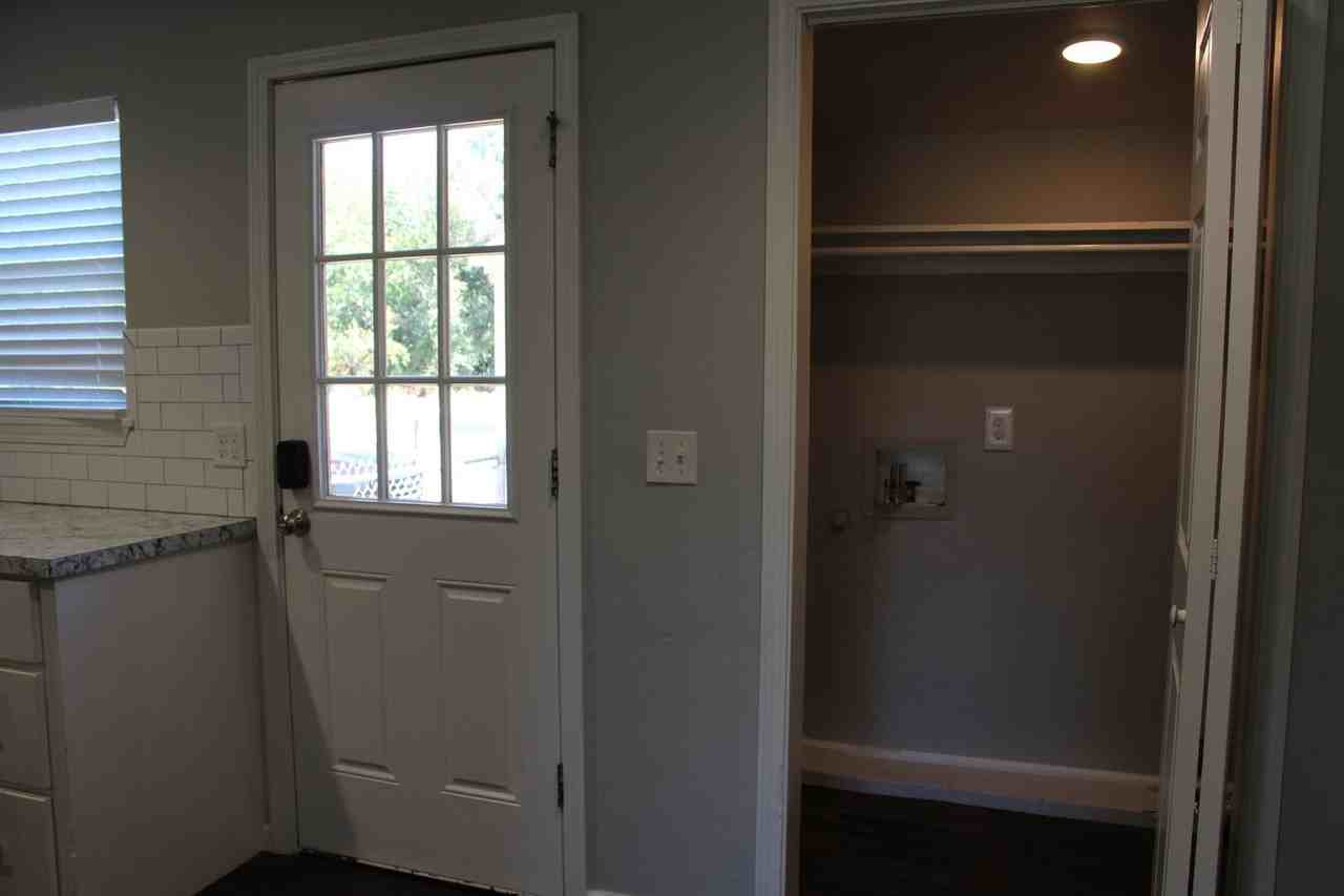 910 Stansell Dr - Photo 6 of 19