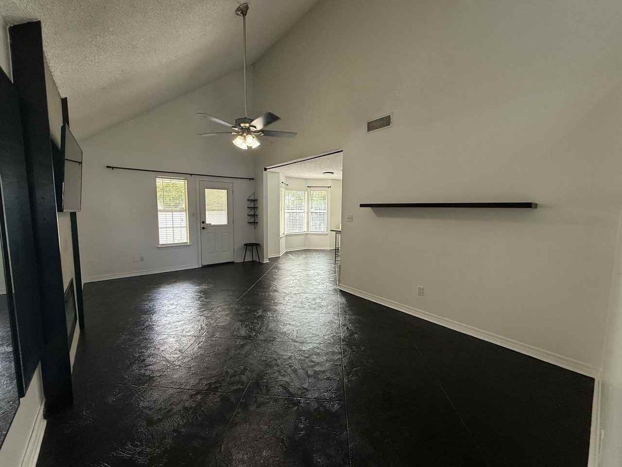 6955 Weatherwood Dr - Photo 2 of 22