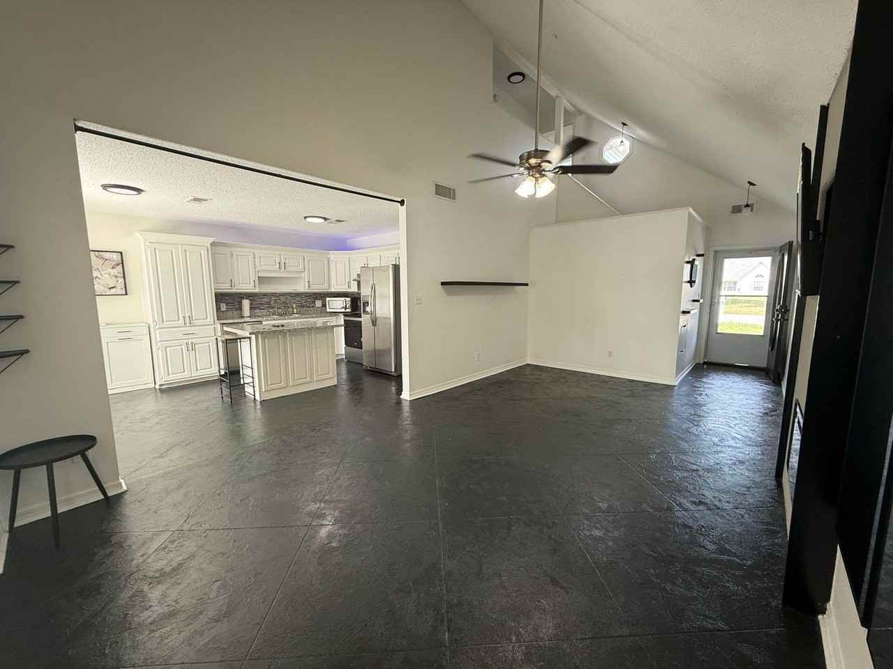 6955 Weatherwood Dr - Photo 3 of 22