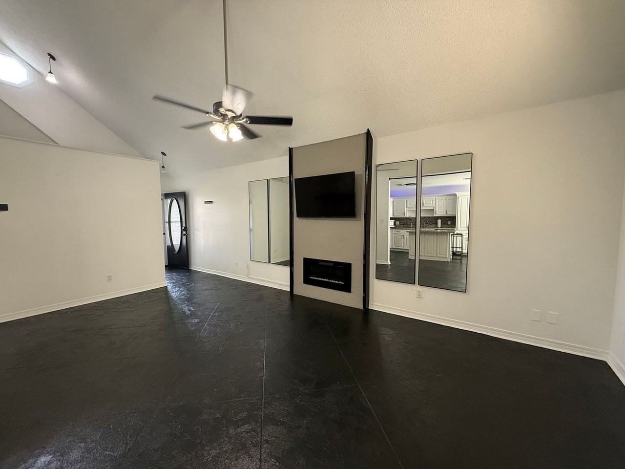 6955 Weatherwood Dr - Photo 4 of 22