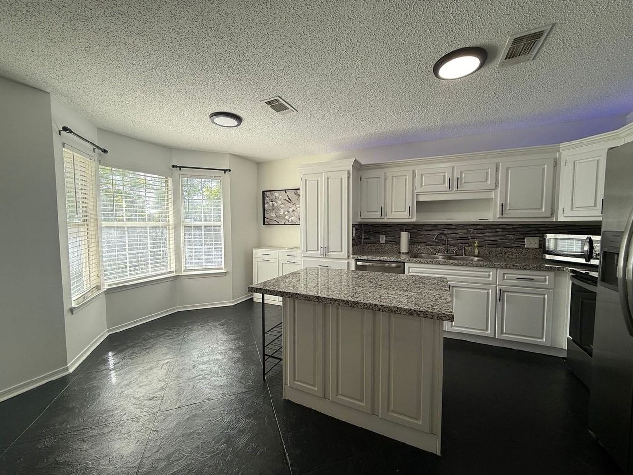 6955 Weatherwood Dr - Photo 6 of 22