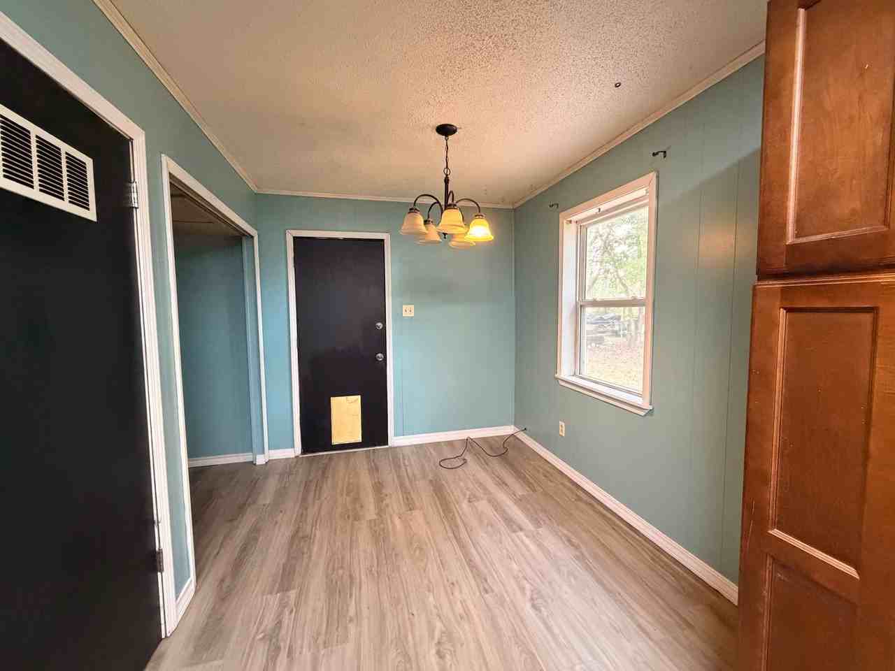 205 Christiana St - Photo 4 of 10