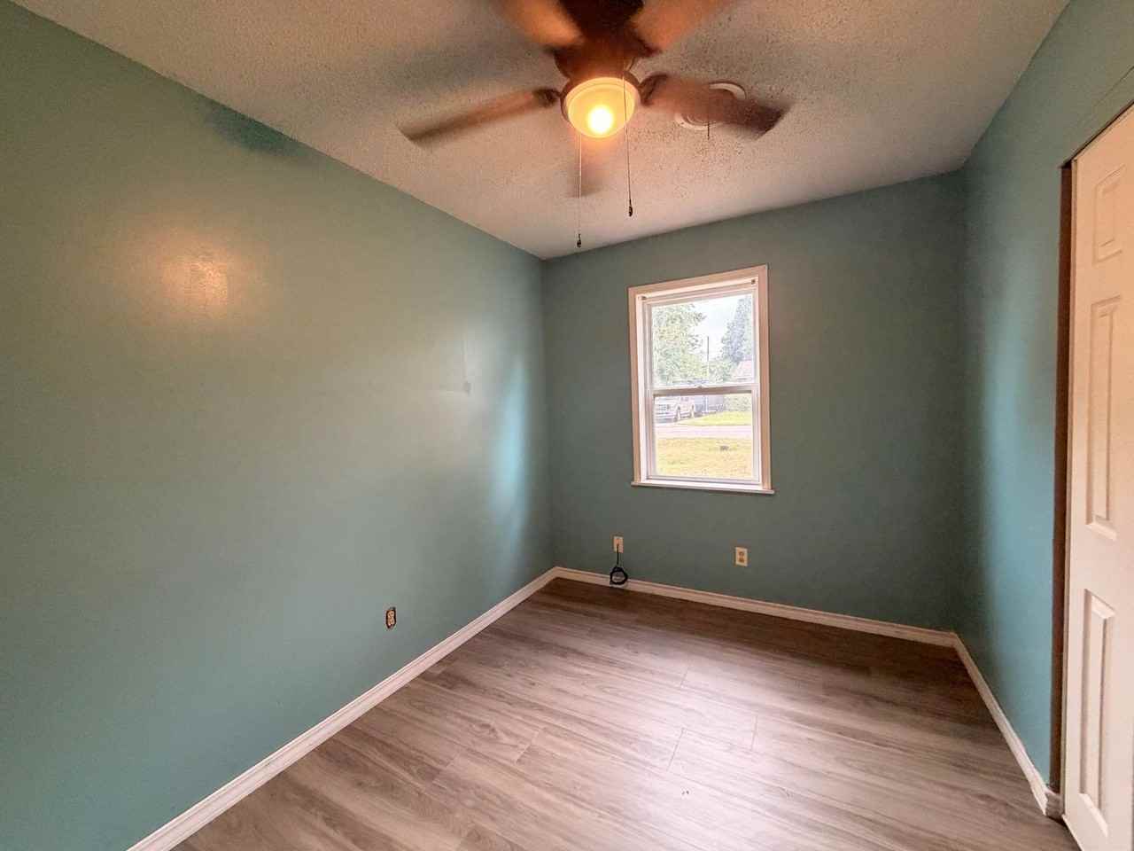 205 Christiana St - Photo 6 of 10