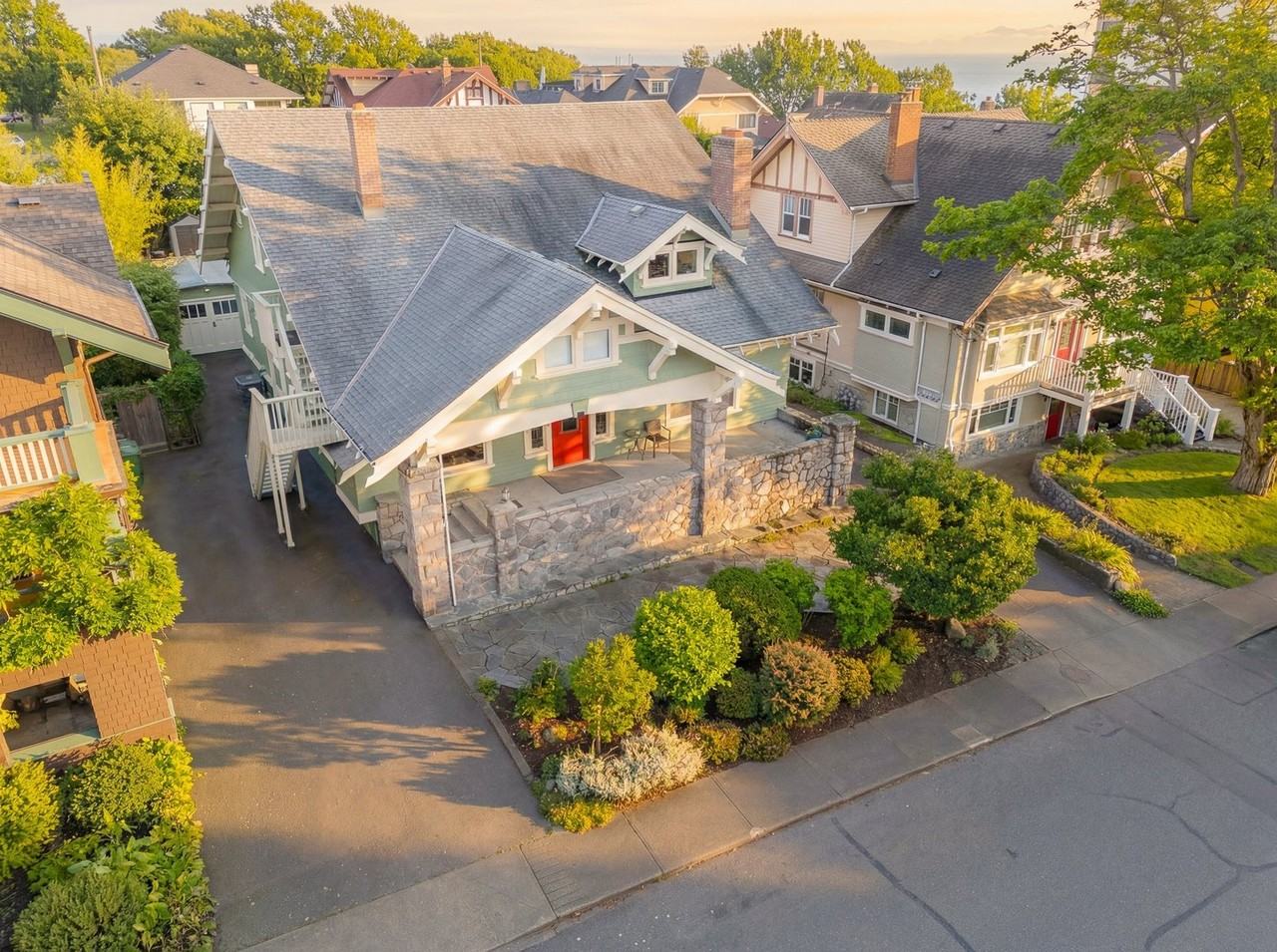 27 Olympia Ave - Photo 2 of 9
