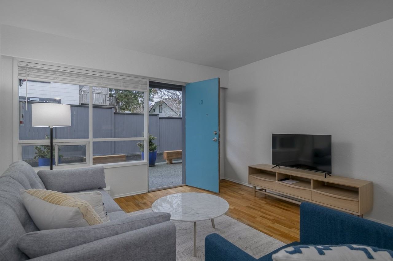616 Battery St - Photo 2 of 8