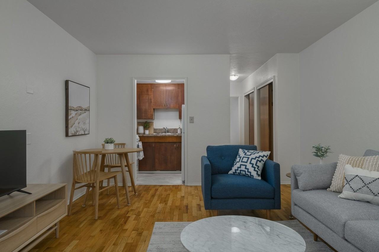 616 Battery St - Photo 3 of 8