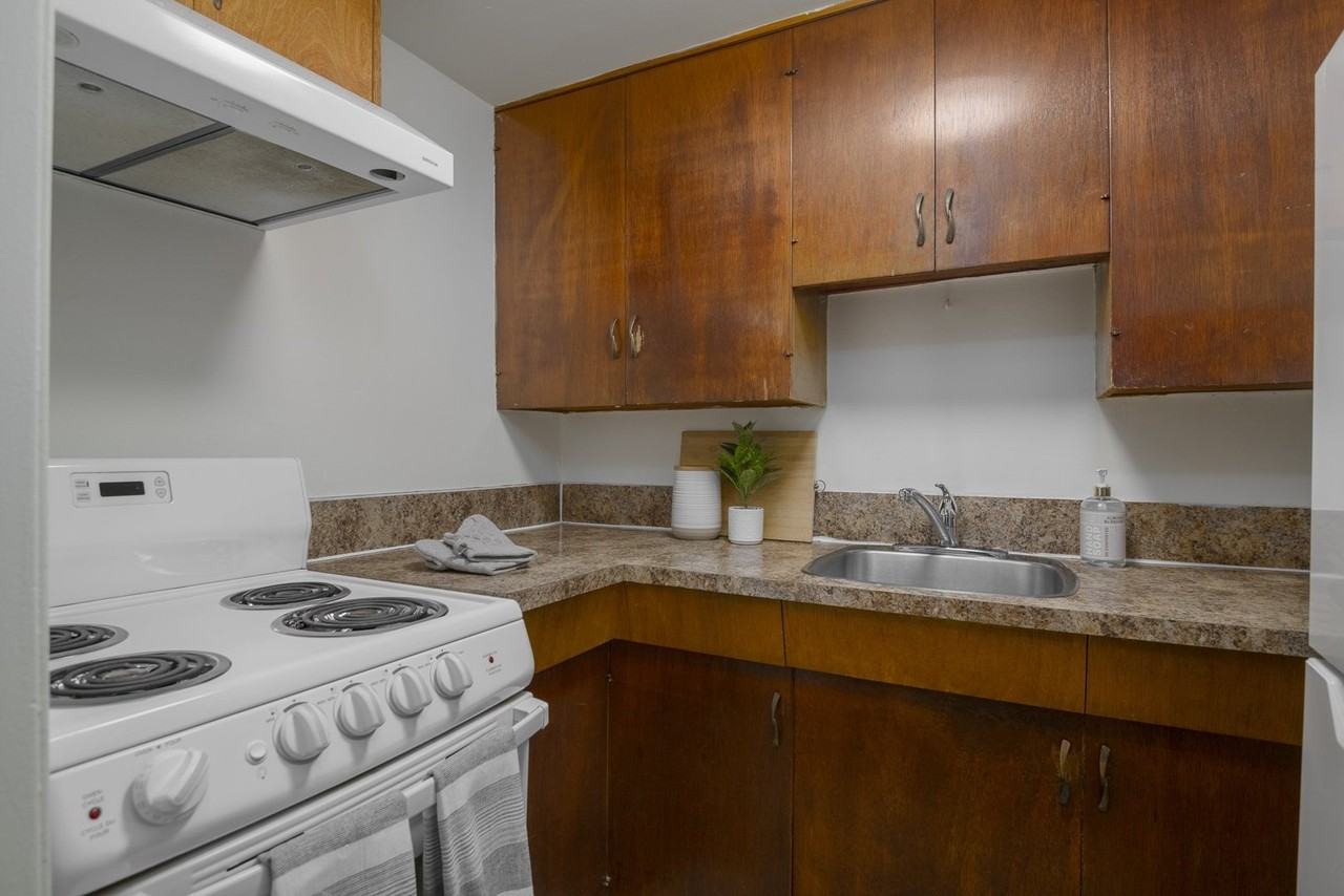 616 Battery St - Photo 4 of 8