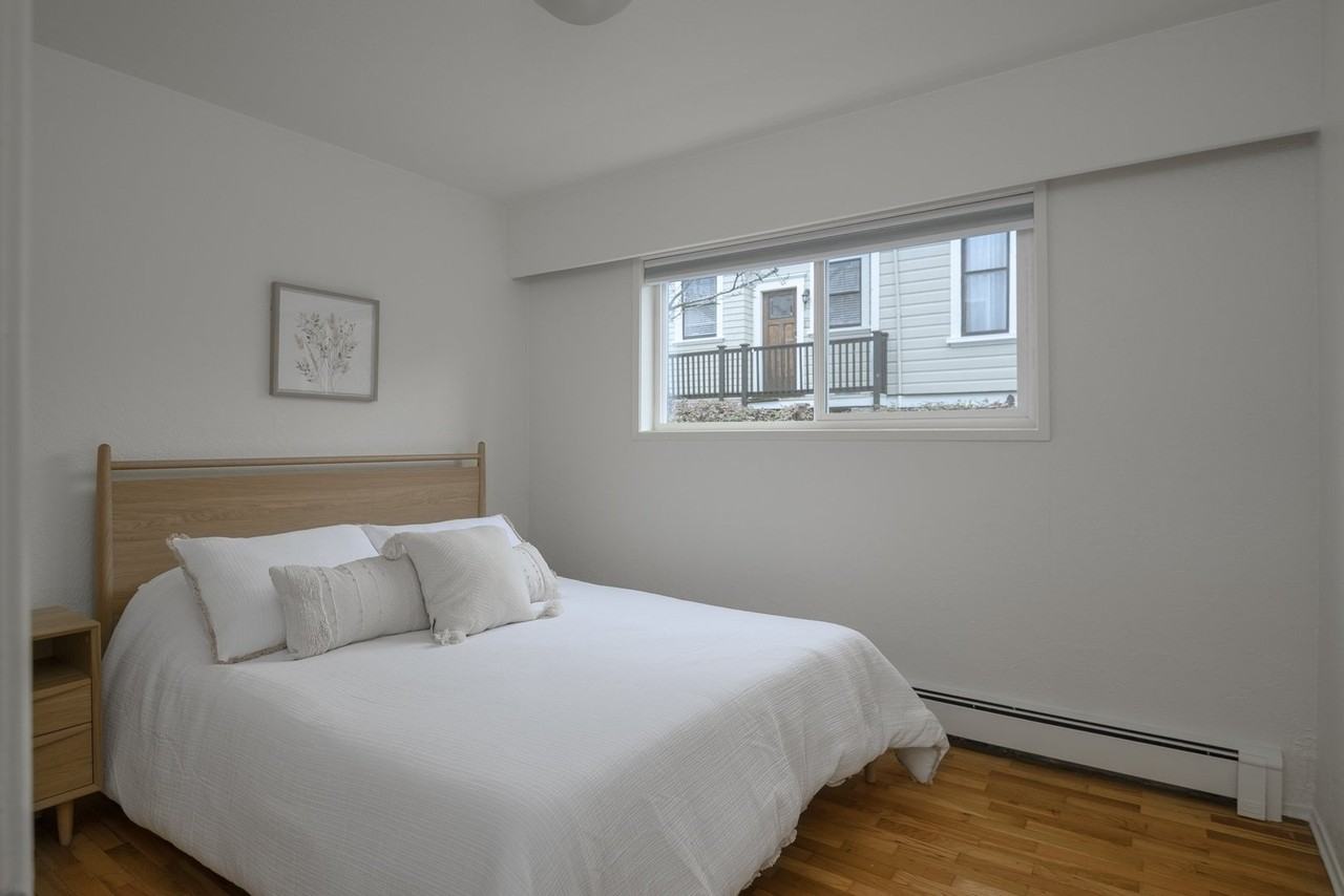 616 Battery St - Photo 5 of 8
