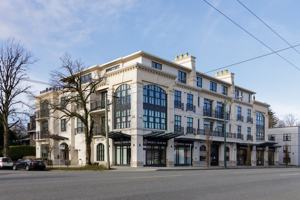 featured image of 1009 Laurier Ave