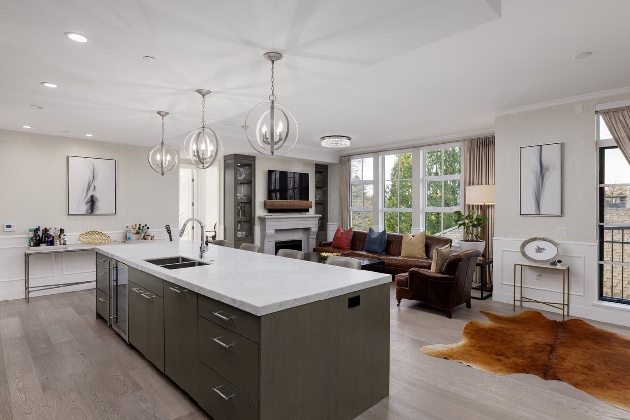 1009 Laurier Ave - Photo 7 of 20