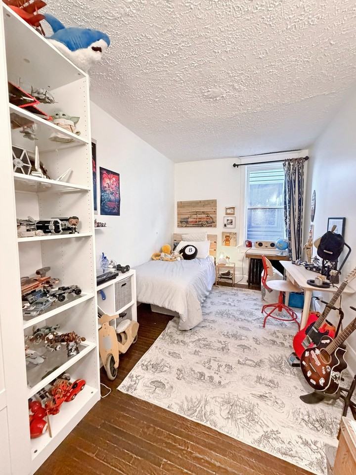 1142A Queen St E - Photo 6 of 20