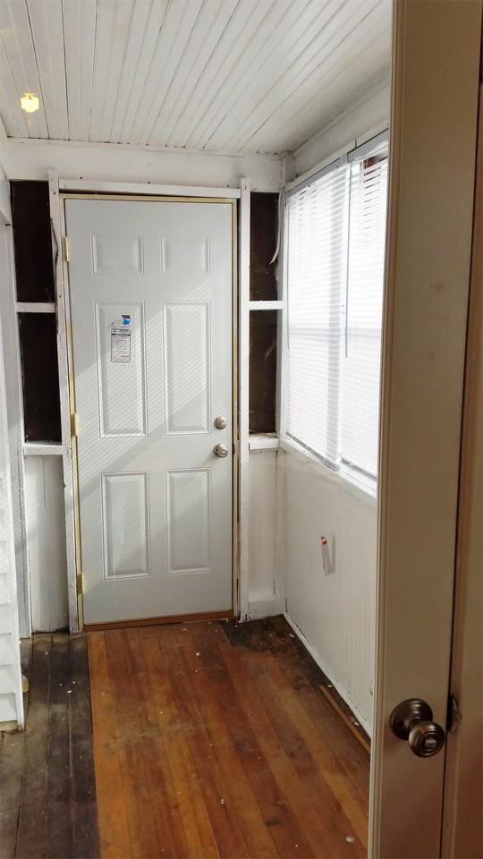 534 Sw Watson Ave #1 - Photo 2 of 13