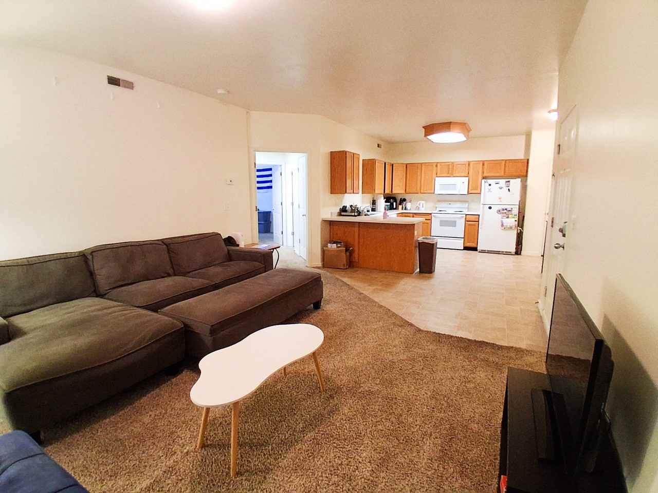 416 N Seven Peaks Blvd - Photo 3 of 26