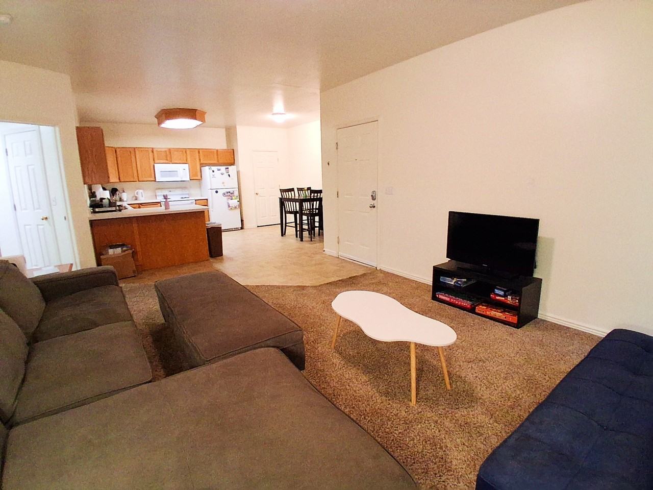 416 N Seven Peaks Blvd - Photo 4 of 26