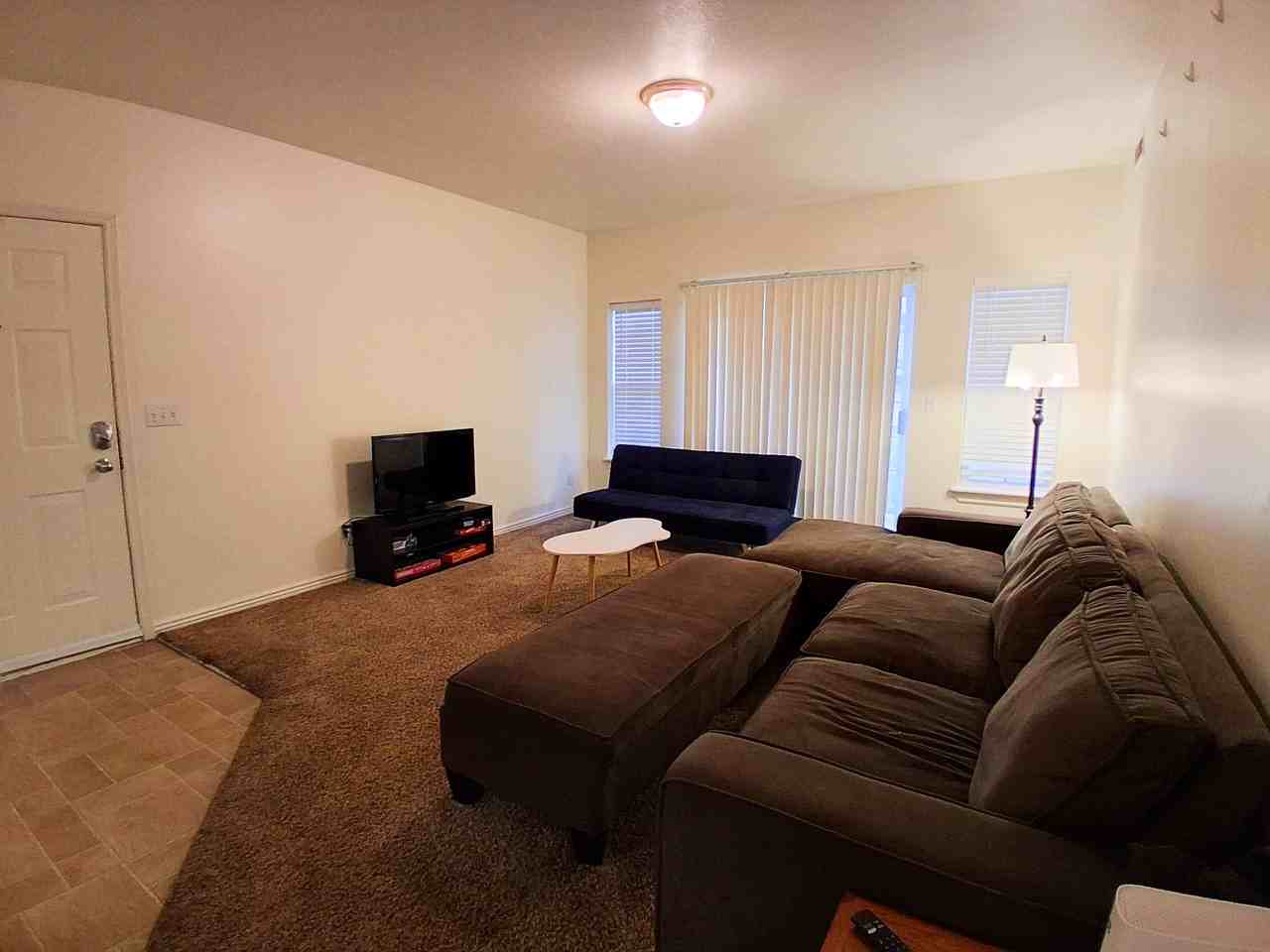 416 N Seven Peaks Blvd - Photo 5 of 26