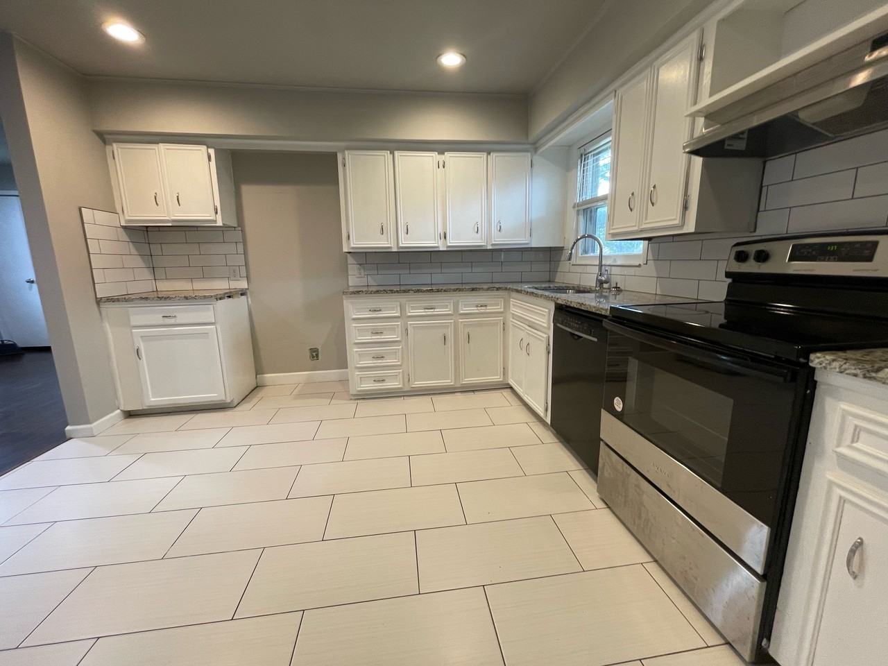 1712 Mockingbird Ln #1 - Photo 5 of 19