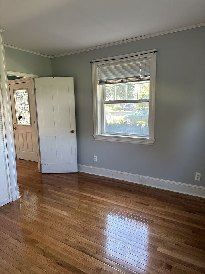 93 Chase Ave #1 - Photo 6 of 9
