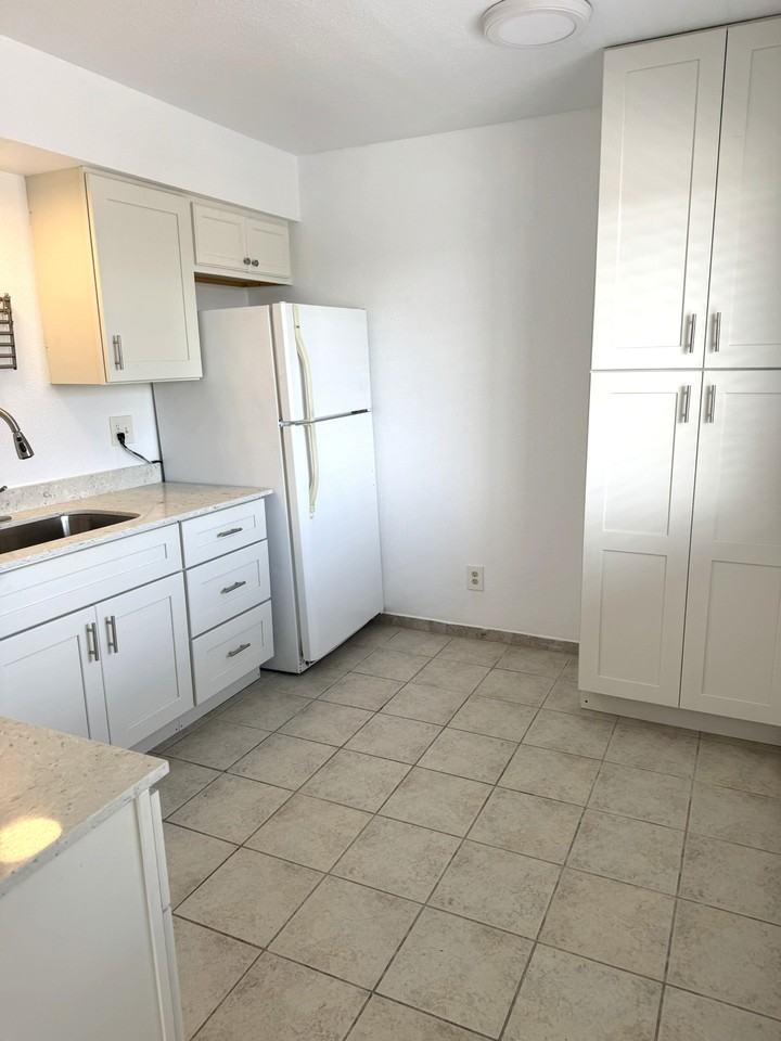 3213 Alta Monte Ave Ne #3 - Photo 4 of 14