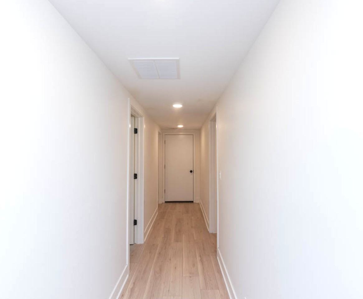 2825 N Rockwell St #G - Photo 4 of 16