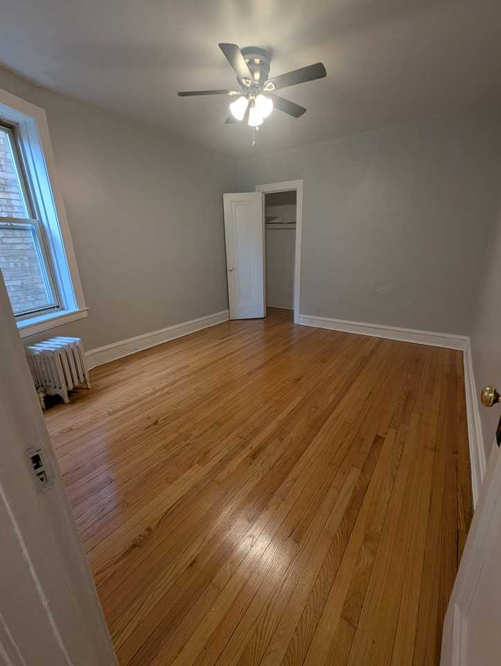 3438 W Foster Ave #3438-2S - Photo 5 of 9