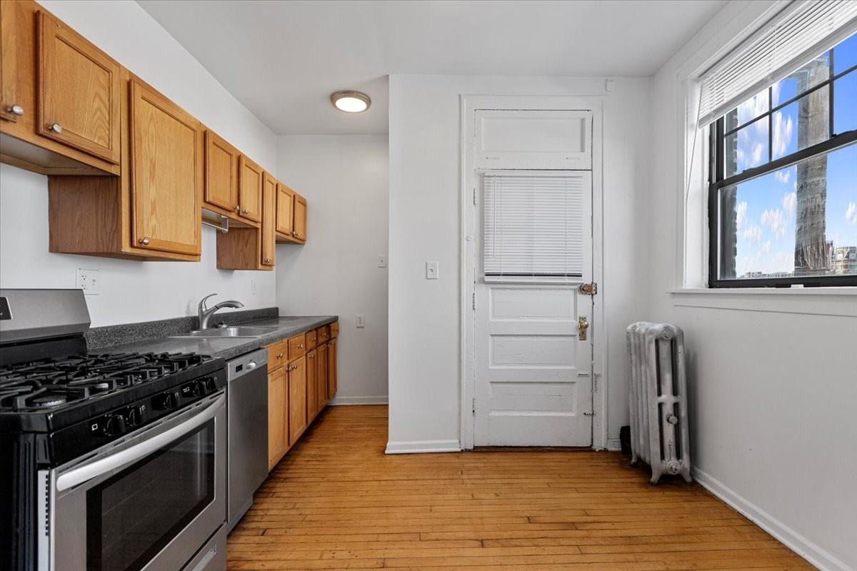 3600 N Claremont Ave #A2 - Photo 7 of 7