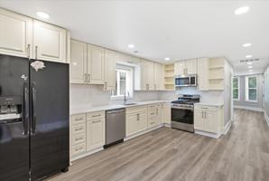 featured image of 2939 N Hamlin Ave #2