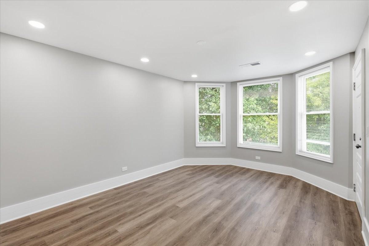 2939 N Hamlin Ave #2 - Photo 3 of 14