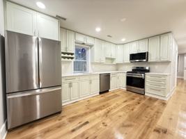 featured image of 2939 N Hamlin Ave #1