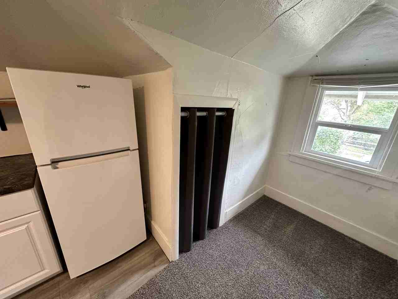 813 3rd Ave #C - Photo 5 of 7