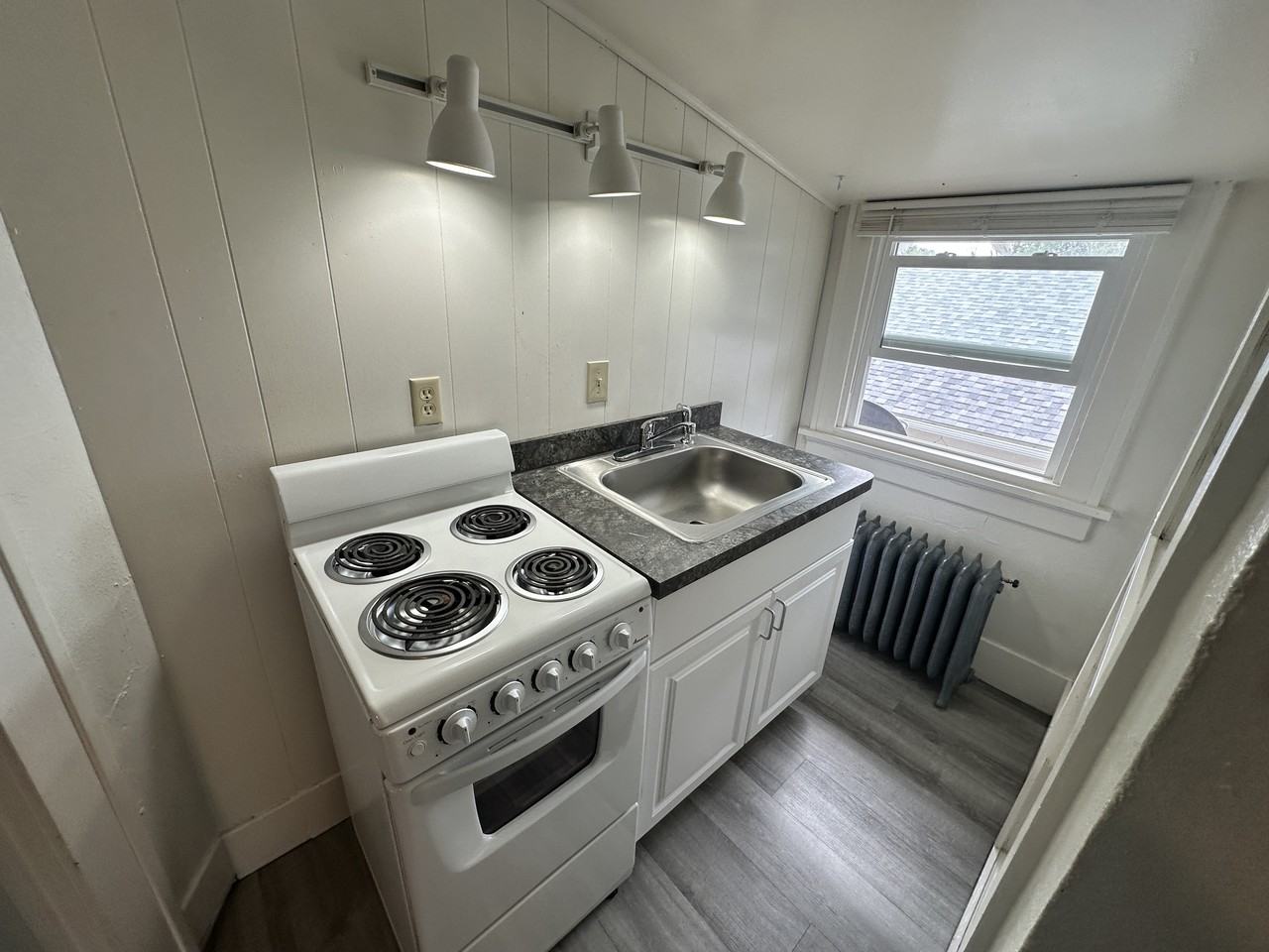 813 3rd Ave #C - Photo 6 of 7