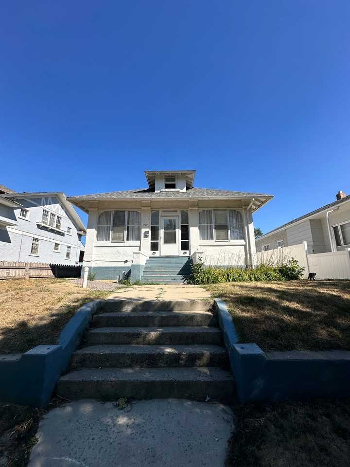 813 3rd Ave #C - Photo 7 of 7