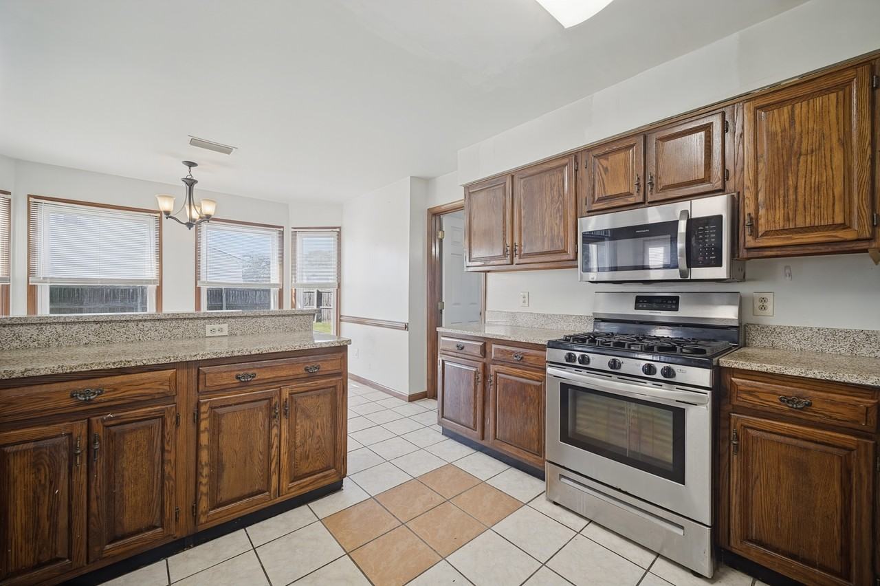 3221 Winterberry Ct #1 - Photo 2 of 30