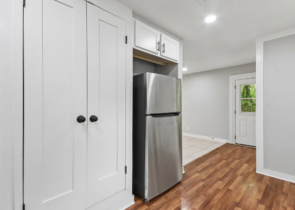 25319 Penguin St #1 - Photo 3 of 17