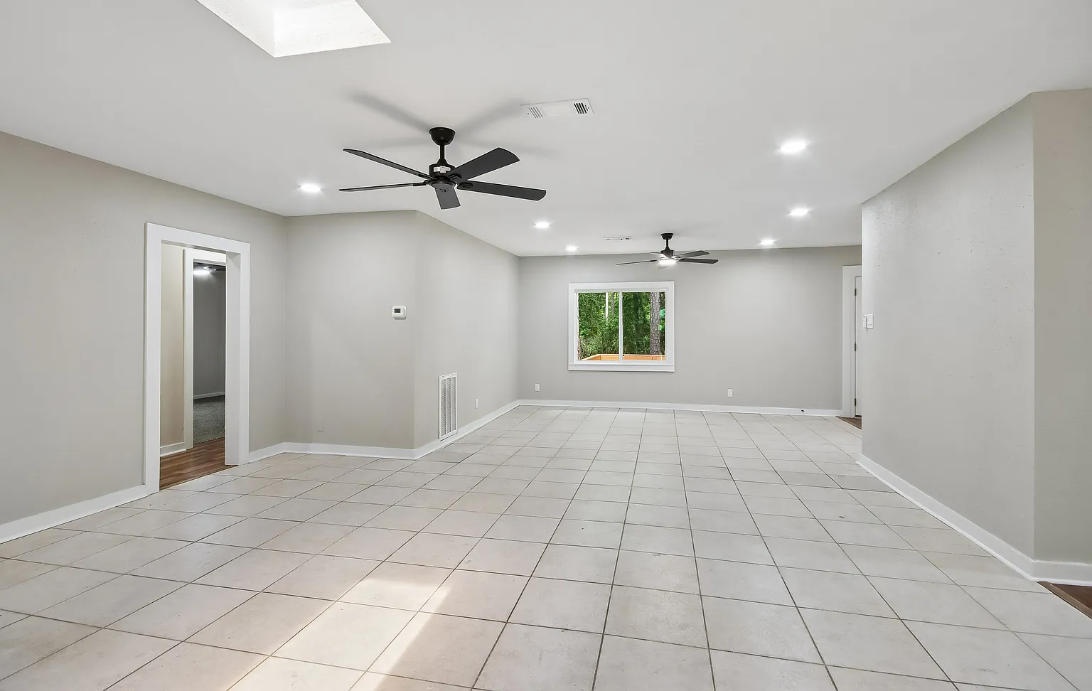25319 Penguin St #1 - Photo 5 of 17