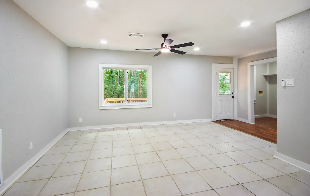 25319 Penguin St #1 - Photo 6 of 17