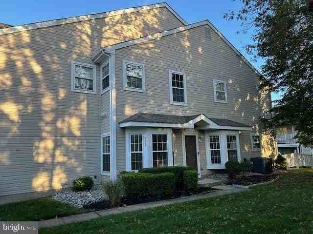8408 Normandy Dr - Photo 4 of 21